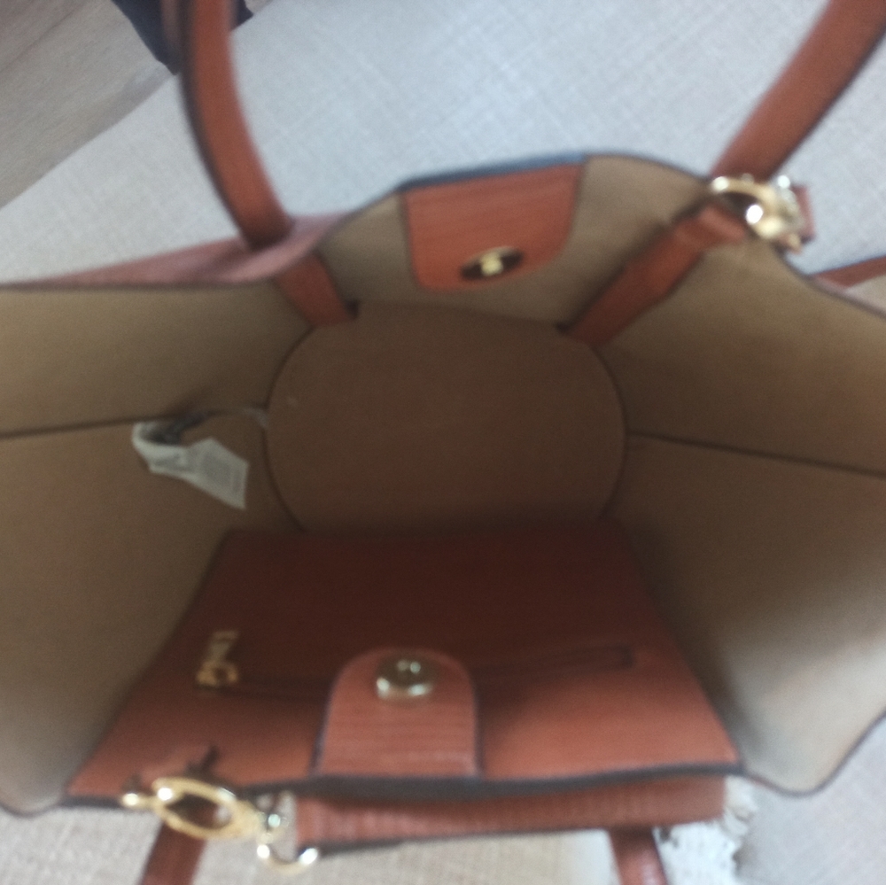 Handbag - Picture 3 of 4